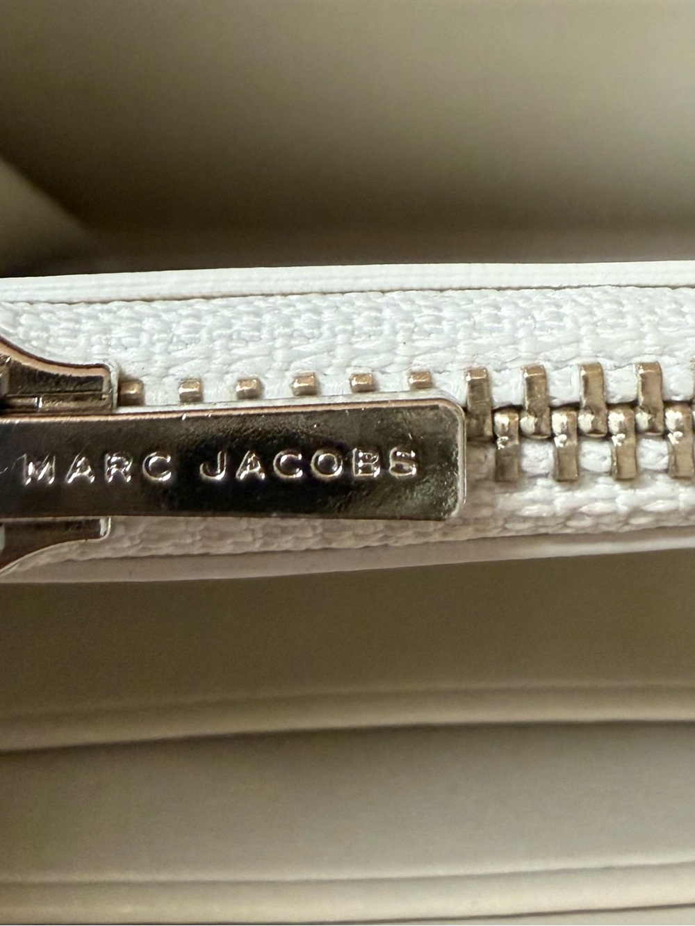 Marc Jacobs Continental Wallet, PU, Textured, Color is Cotton, NWT - Picture 8 of 9